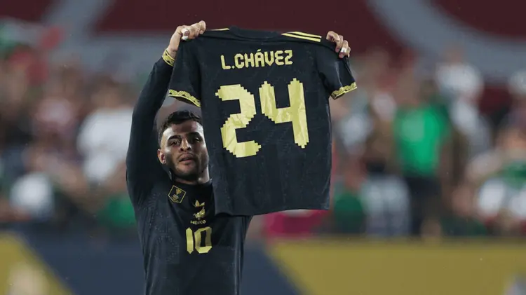 Alexis Vega recordó a Luis Chávez en su gol. (Foto: Especial/Cortesía)