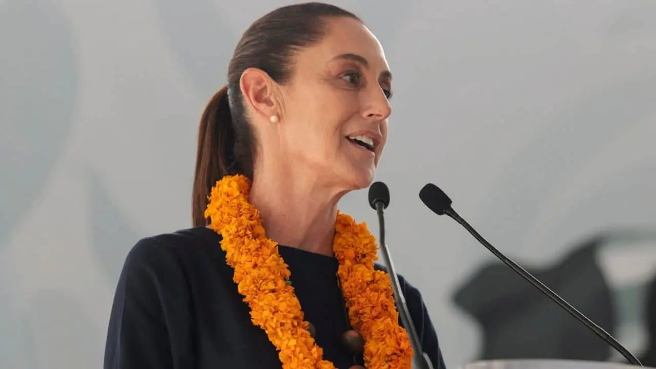 Promete Sheinbaum operaciones de cataratas en 2026