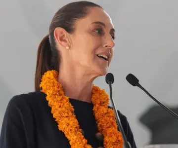 Promete Sheinbaum operaciones de cataratas en 2026