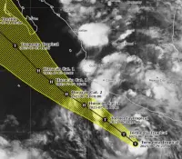 Alertan por tormenta Flossie; prevén intensas lluvias en el Pacífico