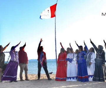Celebran los Comcaac el Año Nuevo Seri con cantos frente al mar