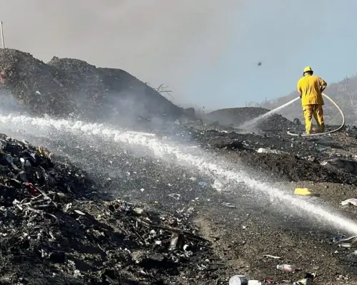 Controlan incendio en relleno sanitario de Guaymas