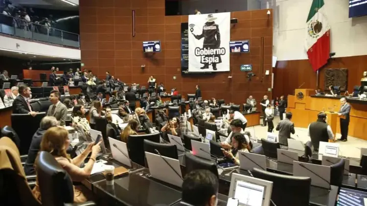 Con 88 votos a favor y 16 en contra la cámara alta aprobó la Ley Espía. (Foto: Especial / EXPRESO)