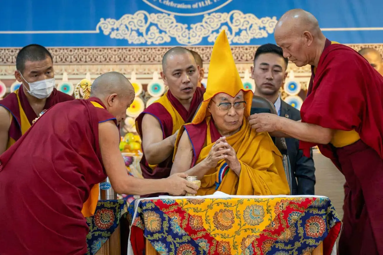 Sí habrá sucesor según la tradición y será de India: Dalai Lama