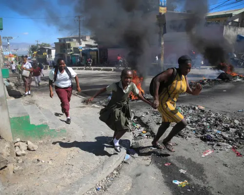 Haití está cerca de colapso total por violencia entre pandillas: ONU