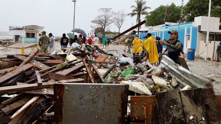 Damnificados de huracán Erick en Oaxaca no han recibido ayuda humanitaria