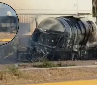 Explota pipa de combustible tras chocar con tren en Cajeme
