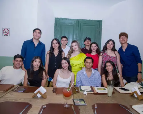 Celebran cumpleaños en Casona Obregón 55