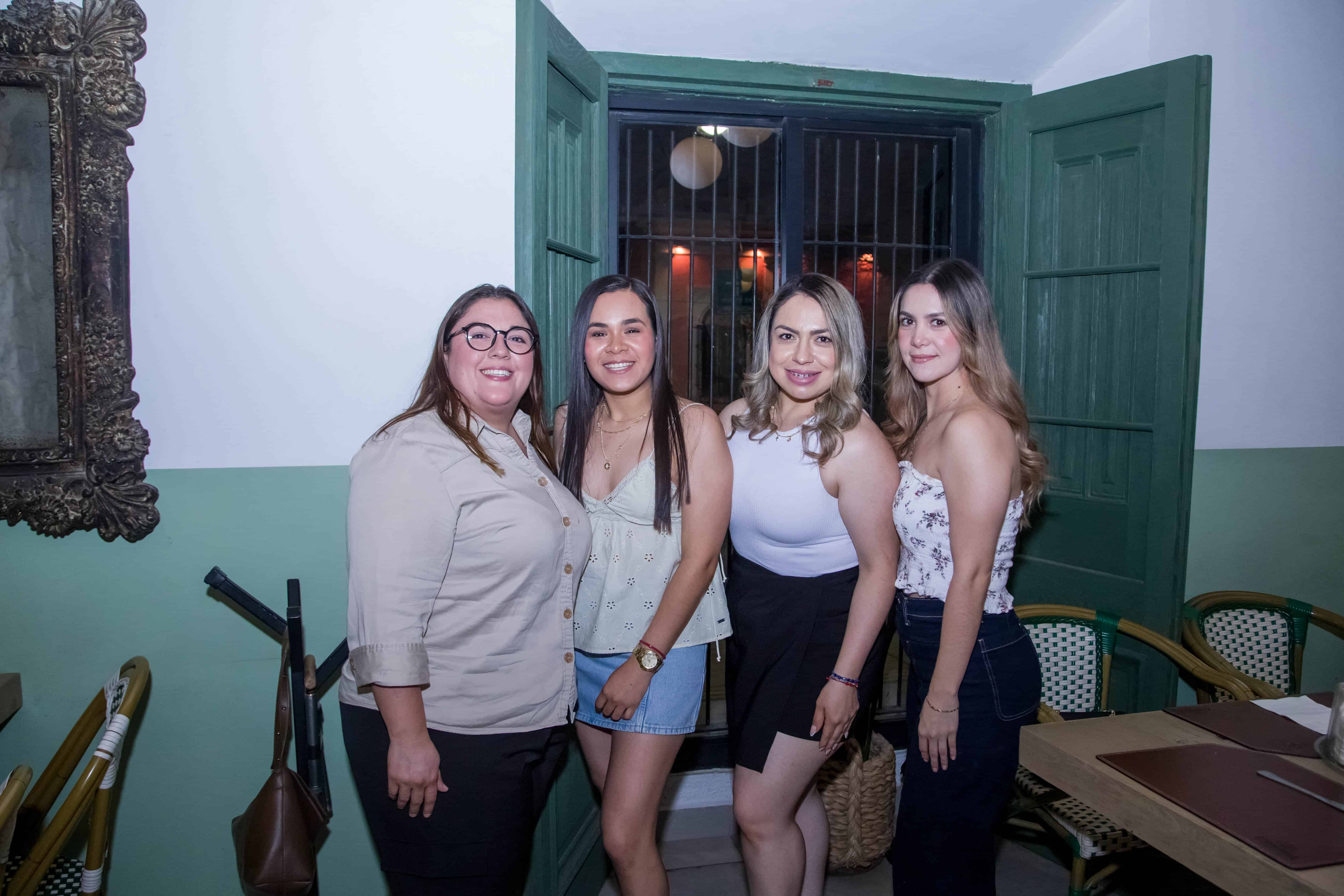 Celebran cumpleaños en Casona Obregón 55
