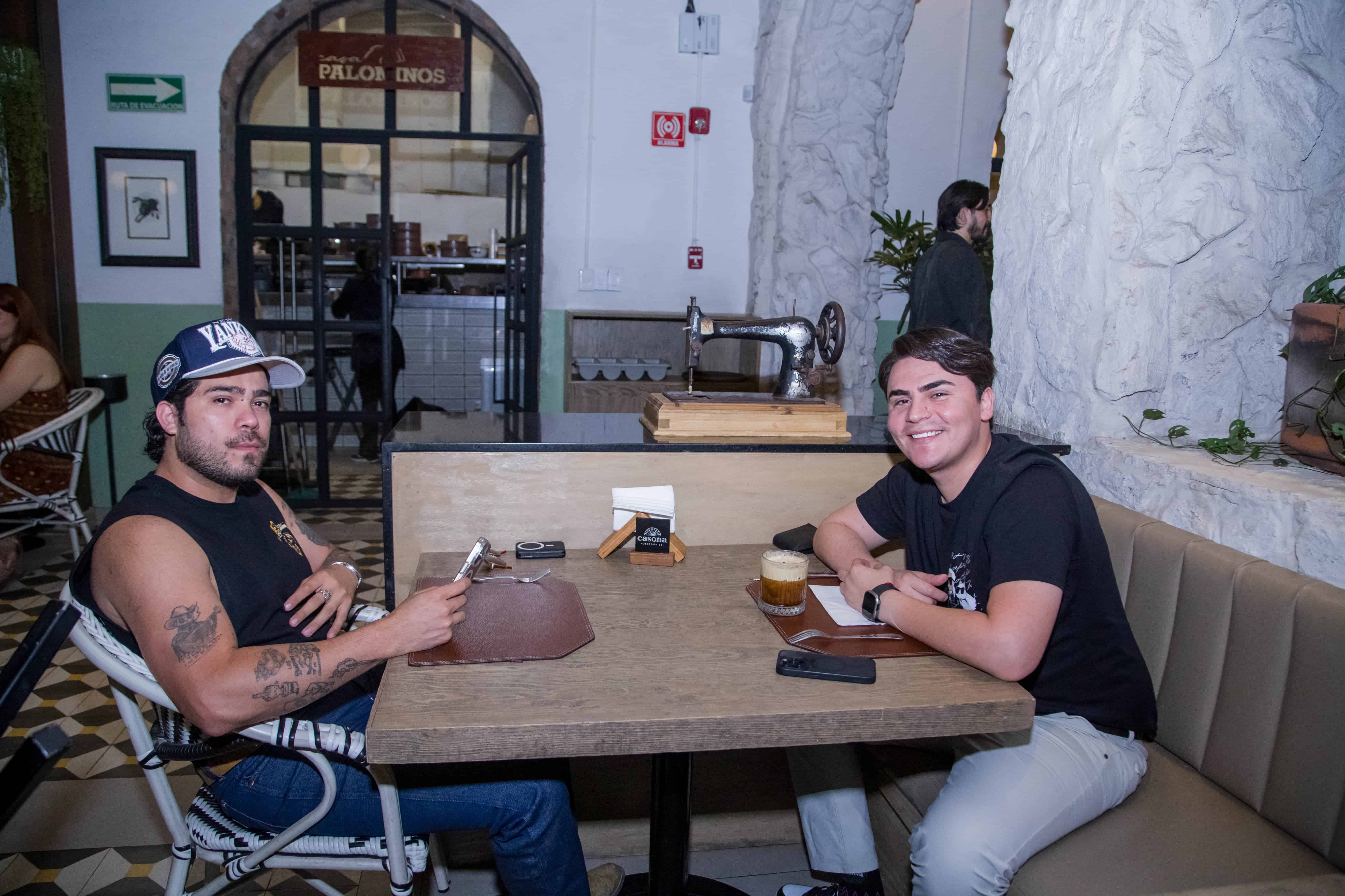 Celebran cumpleaños en Casona Obregón 55