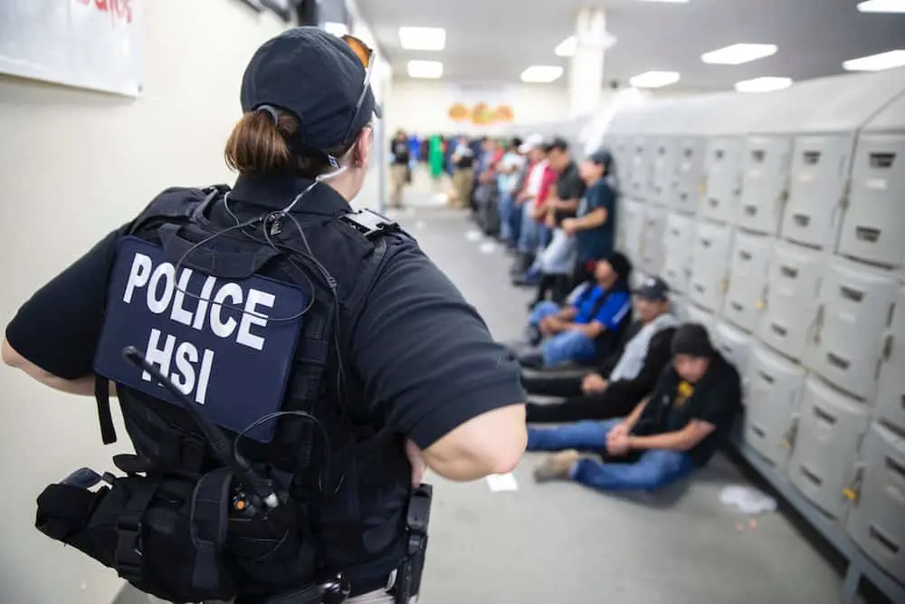 Plan Fiscal de Trump incluye fondo de 170 mil mdd  para control migratorio