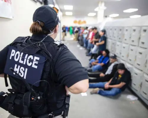 Plan Fiscal de Trump incluye fondo de 170 mil mdd  para control migratorio