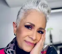 Hospitalizan a Eugenia León por cirugía de columna vertebral