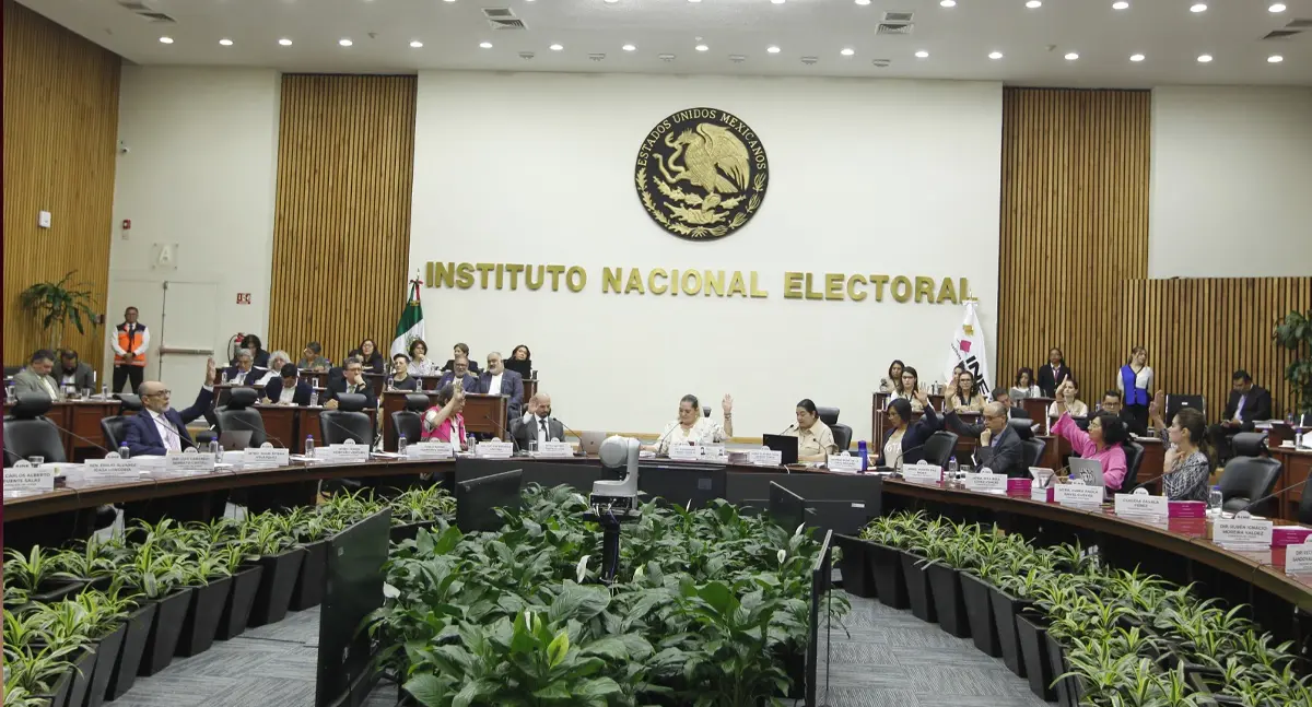 Claudia Sheinbaum evalúa voto popular para elegir a consejeros del INE