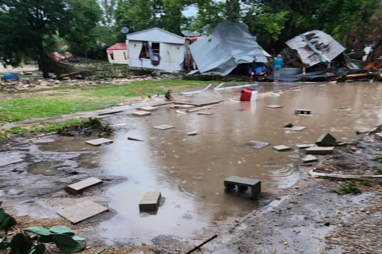 Inundaciones en Texas provoca 24 muertes y más de 20 desapariciones