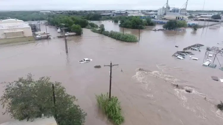Inundaciones en Texas provoca 24 muertes y más de 20 desapariciones