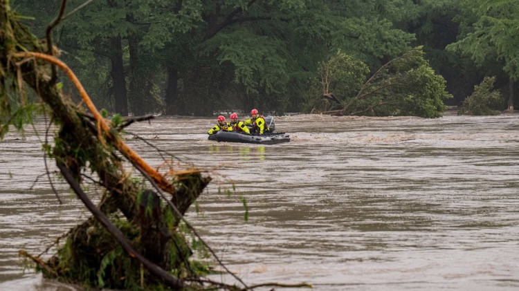 SRE busca a mexicanos damnificados por inundaciones en Texas