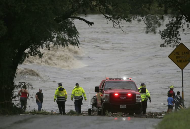 Inundaciones en Texas provoca 24 muertes y más de 20 desapariciones