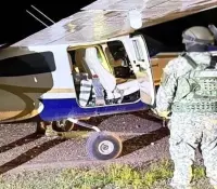 Interceptan avioneta con 400 kilos de cocaína en Colima