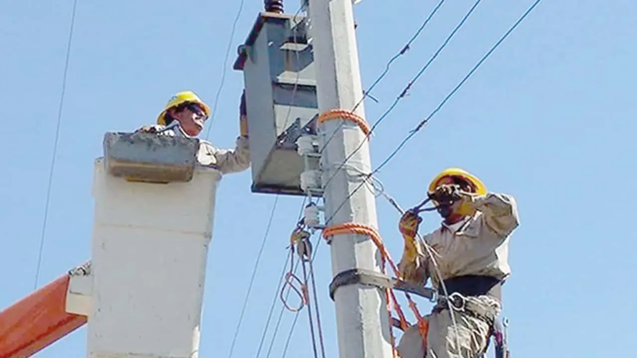 Logran familias que CFE les restablezca el servicio eléctrico