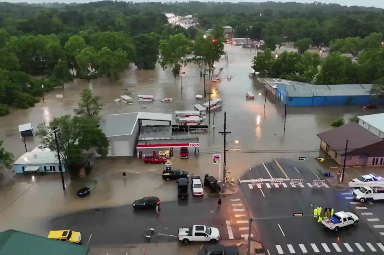 Asciende a 71 personas muertas por inundaciones en Texas