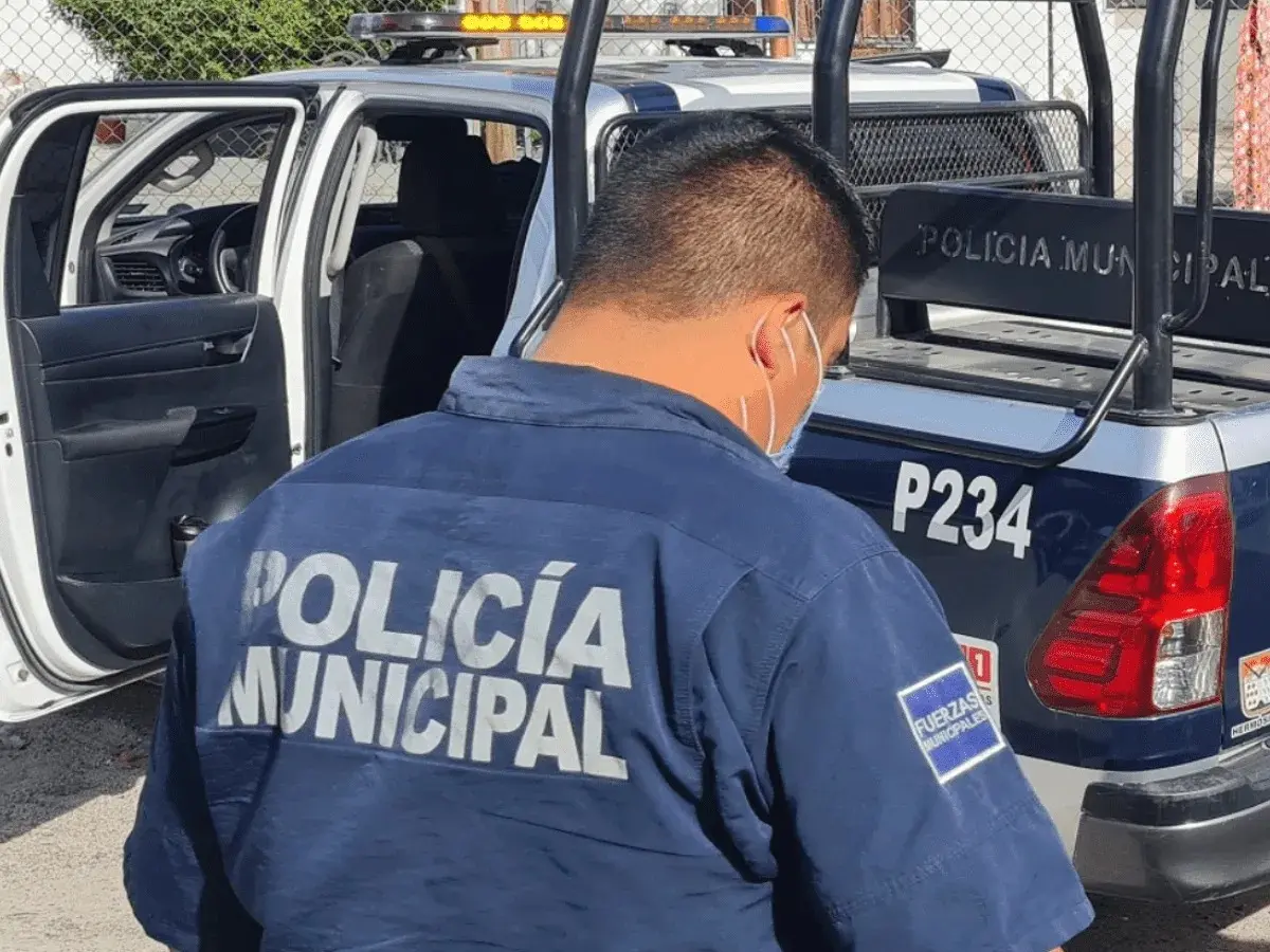 Policía Municipal presentó al MP a dos hombres por delitos contra la salud