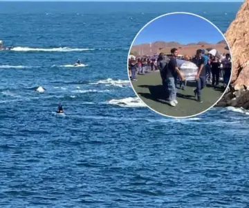 Dan último adiós a joven guaymense arrastrado por ola en playa de Guaymas