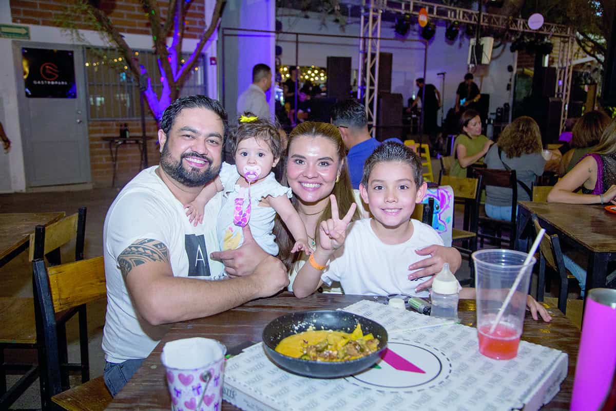 En Gastropark y Terraza Hmo se festeja entre amigos y calor sonorense