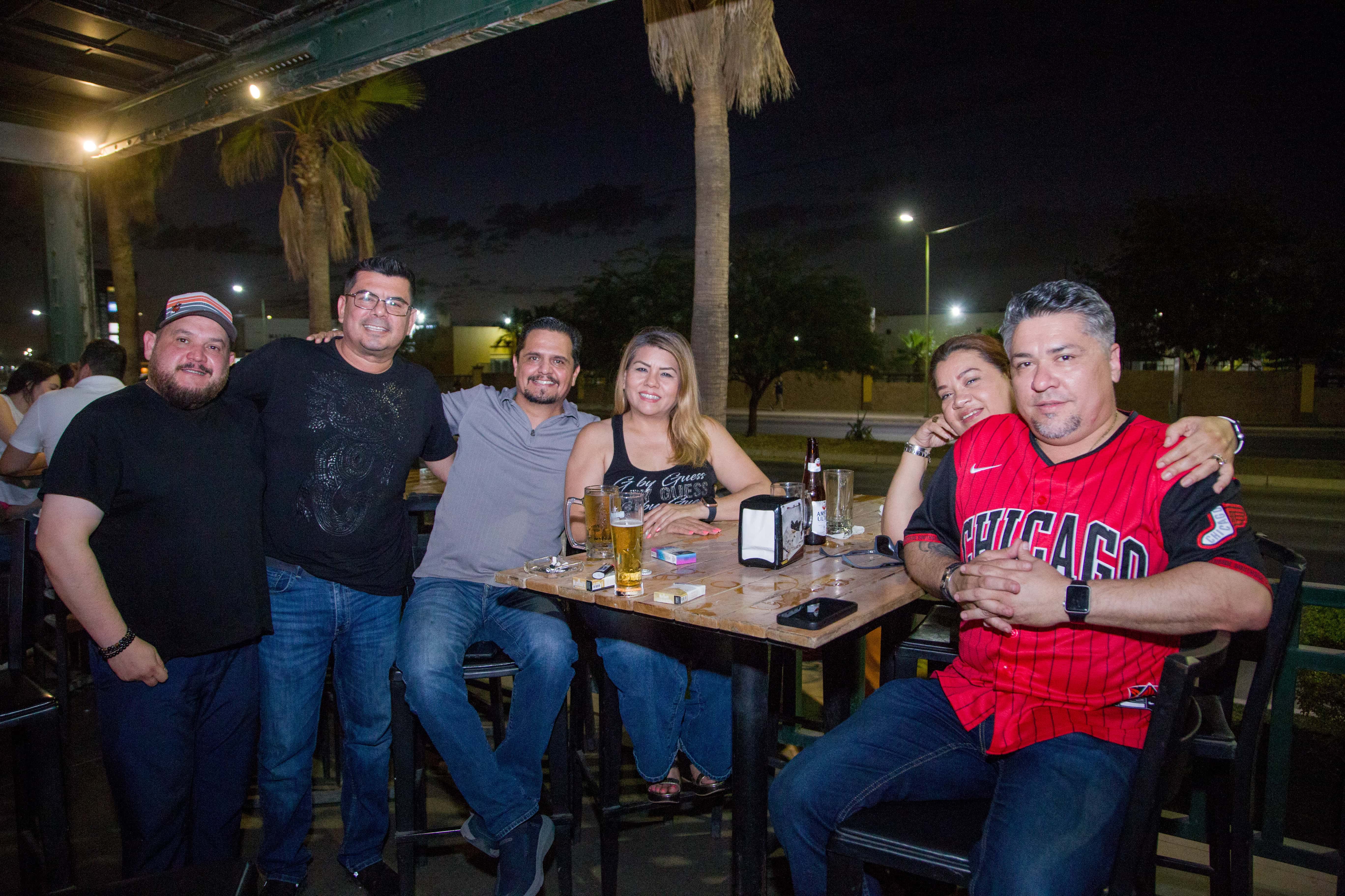 Celebran XV años y graduaciones en Ballpark