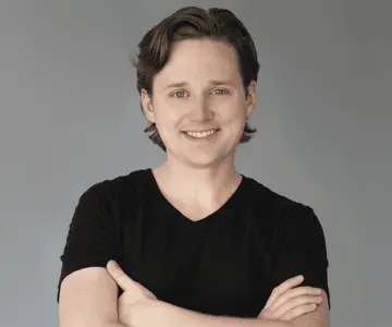 Cal Butler derriba fronteras a carcajadas