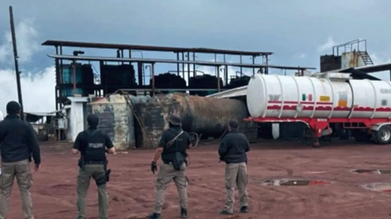 Decomisan casi un millón de litros de huachicol en Veracruz