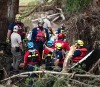 Rescatistas de NL apoyan en búsqueda de personas afectadas por inundaciones