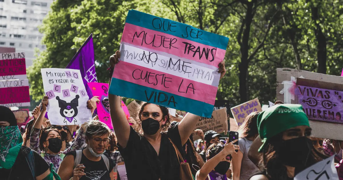 Congreso de BCS tipifica transfeminicidio y aumenta penas para feminicidio