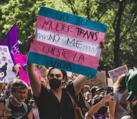 Congreso de BCS tipifica transfeminicidio y aumenta penas para feminicidio