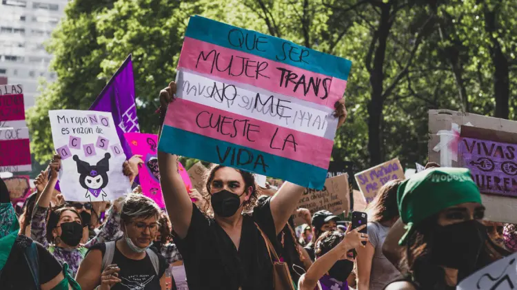 Congreso de BCS tipifica transfeminicidio y aumenta penas para feminicidio