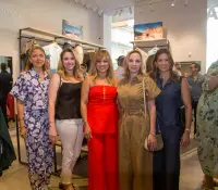 Inauguración de Maja Sport Wear en plaza andenes