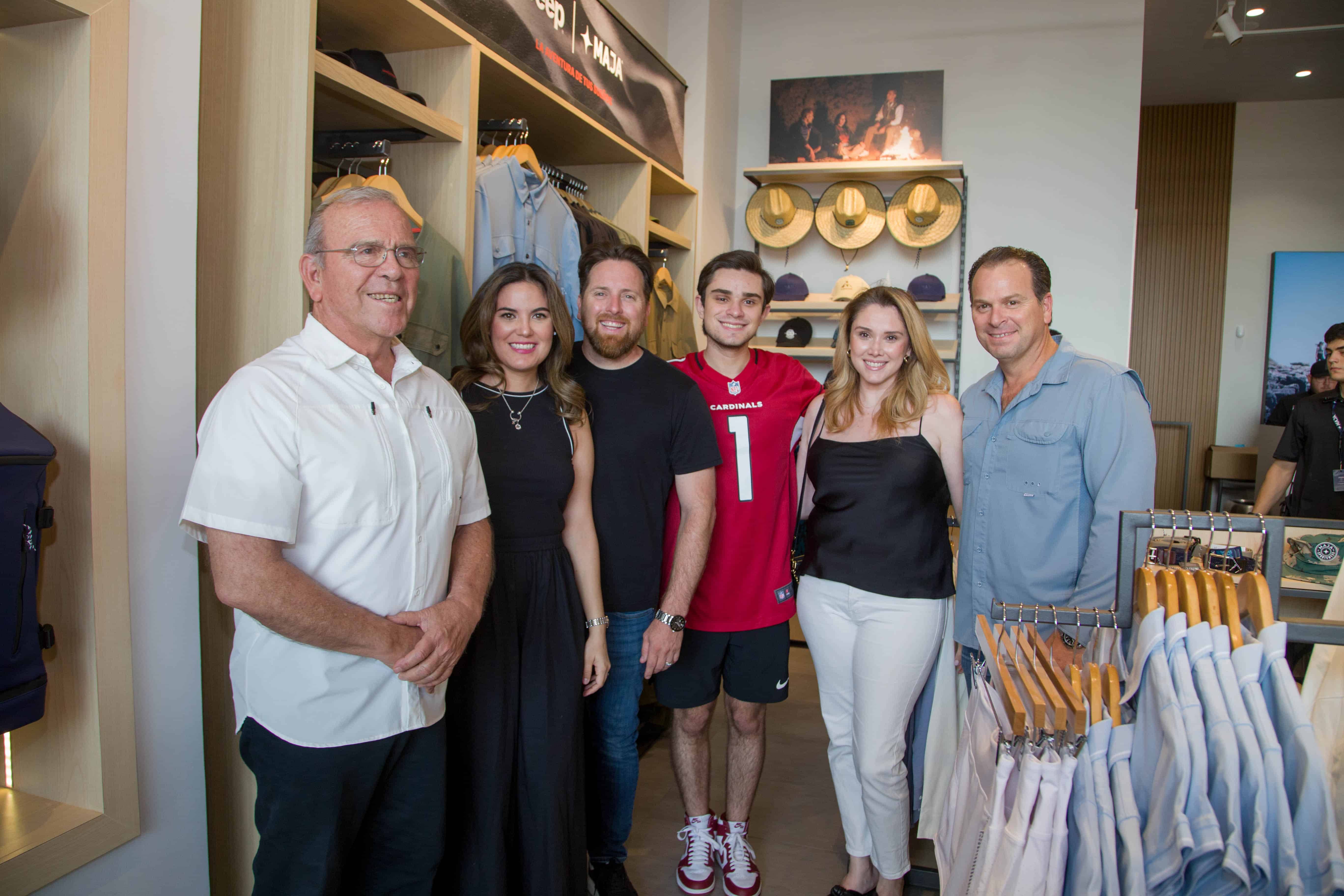 Inauguración de Maja Sport Wear en plaza andenes