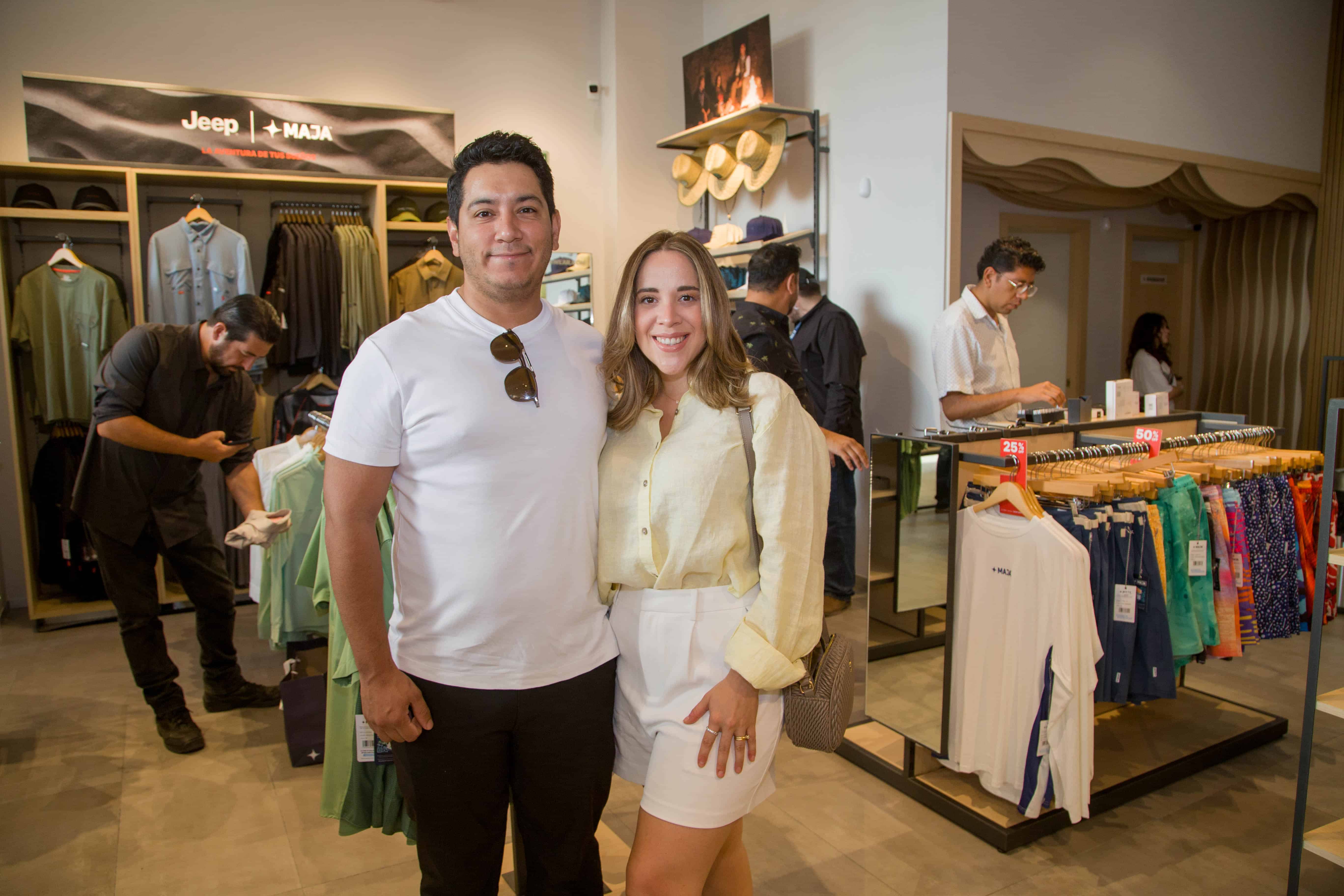 Inauguración de Maja Sport Wear en plaza andenes