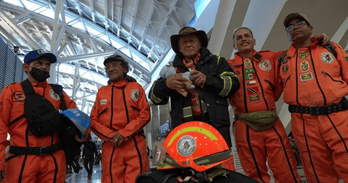 Brigada Topos Azteca se suma a labores de rescate en Texas
