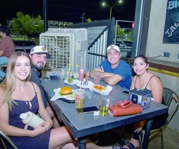 Saborean la cerveza artesanal de Buqui Bichi