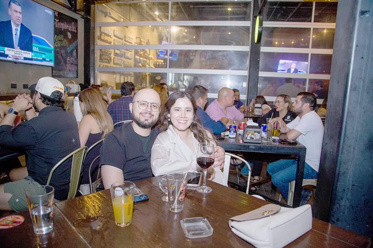 Saborean la cerveza artesanal de Buqui Bichi