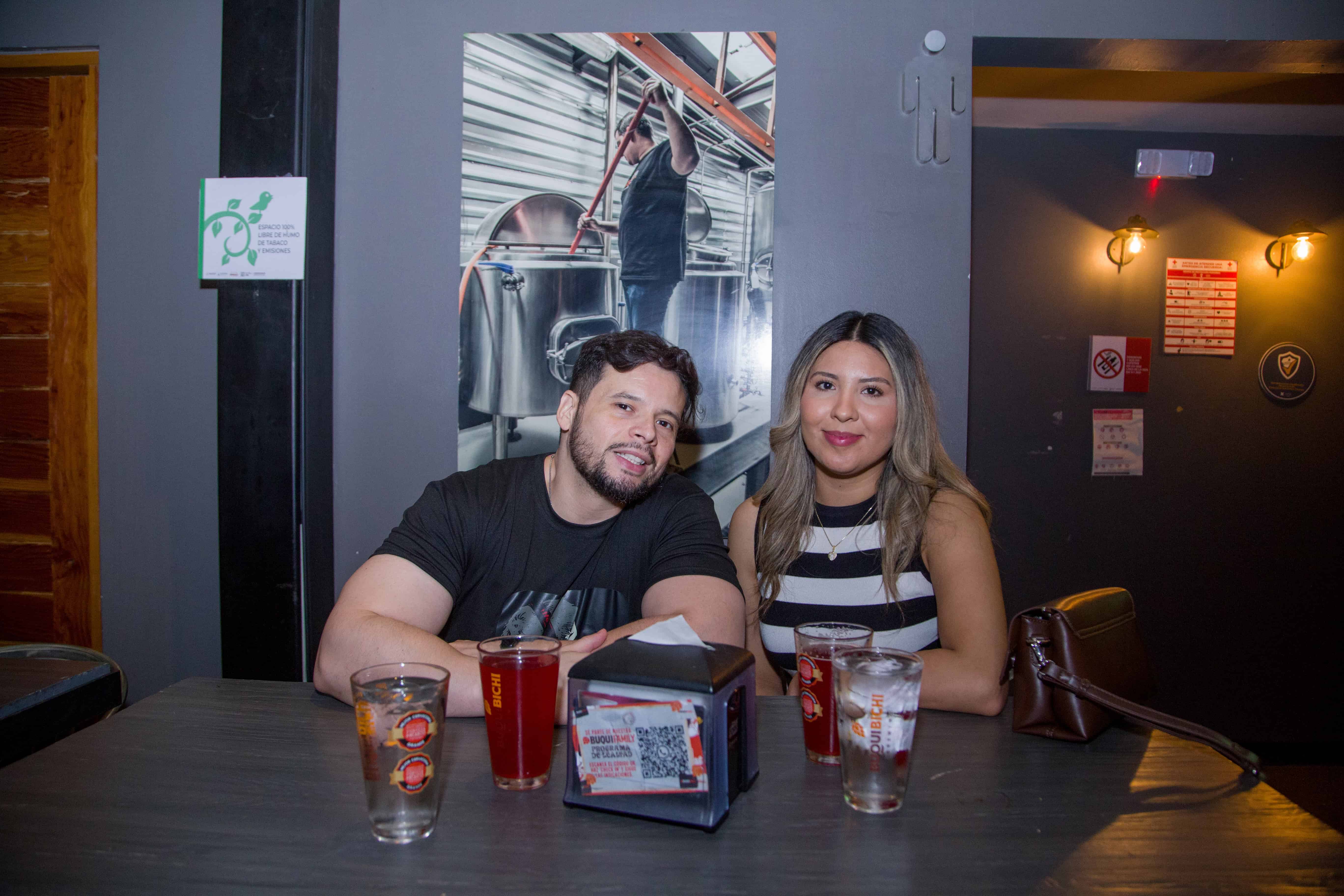 Saborean la cerveza artesanal de Buqui Bichi