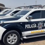 Viola medidas cautelares al echar pegamento a cerradura de la casa de su ex