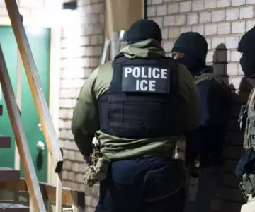 Redadas de ICE en granjas de California dejan más de 200 detenidos