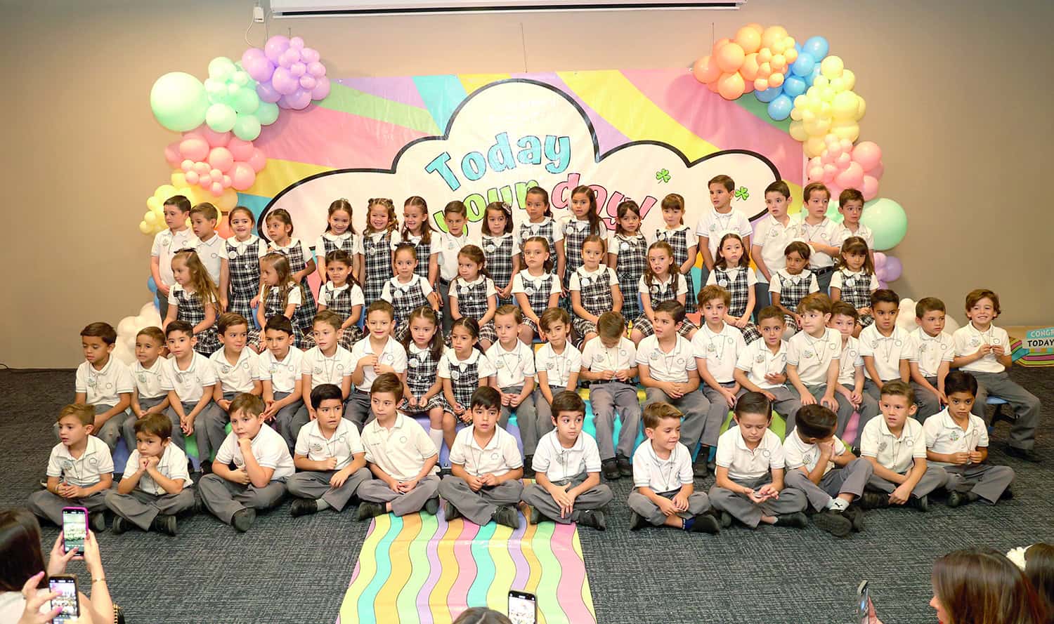 Se gradúan pequeños del prescolar: Irish International School