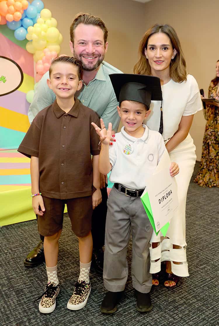 Se gradúan pequeños del prescolar: Irish International School