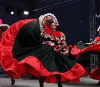 Danza y color iluminan el sábado del Festival Mar Bermejo 2025