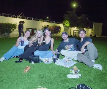 Realizan picnic bajo las estrellas