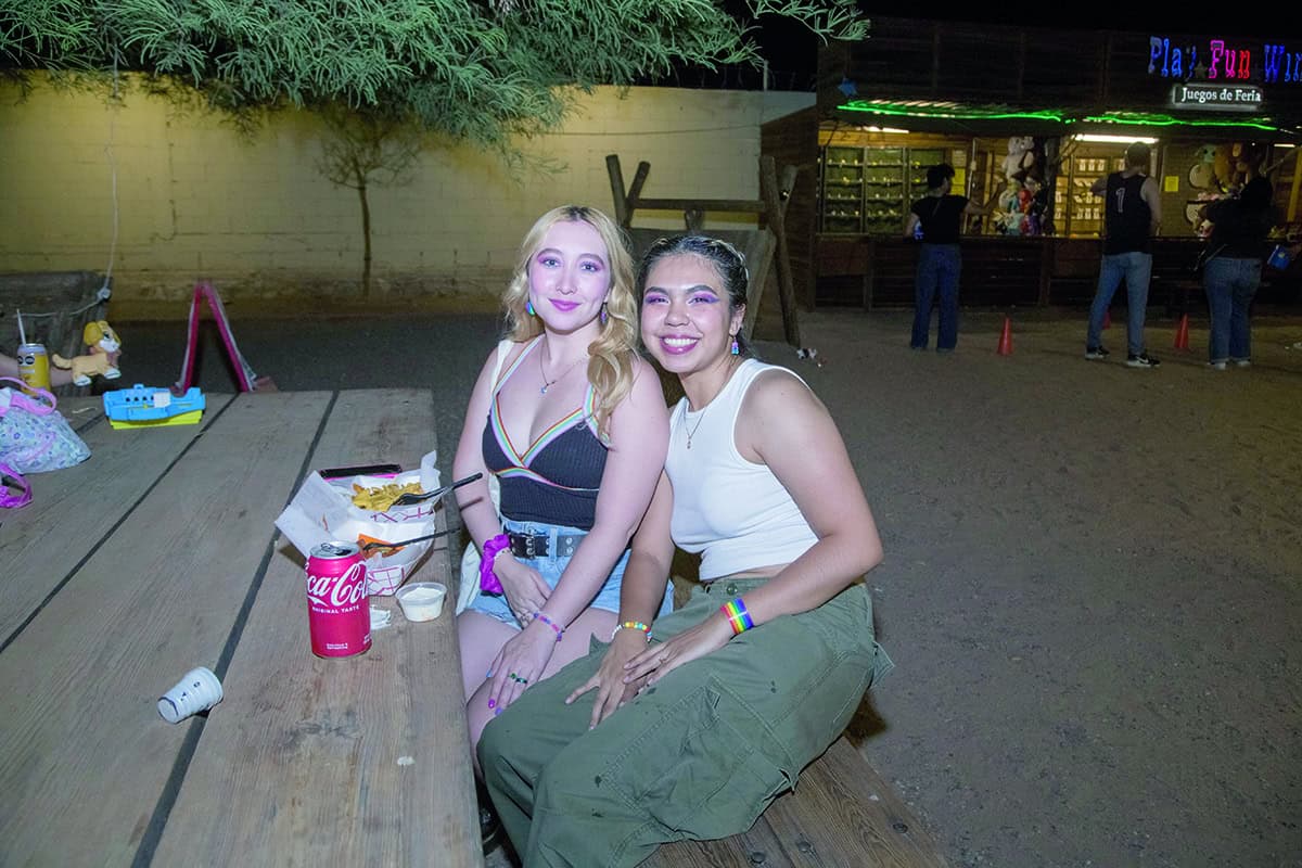 Realizan picnic bajo las estrellas