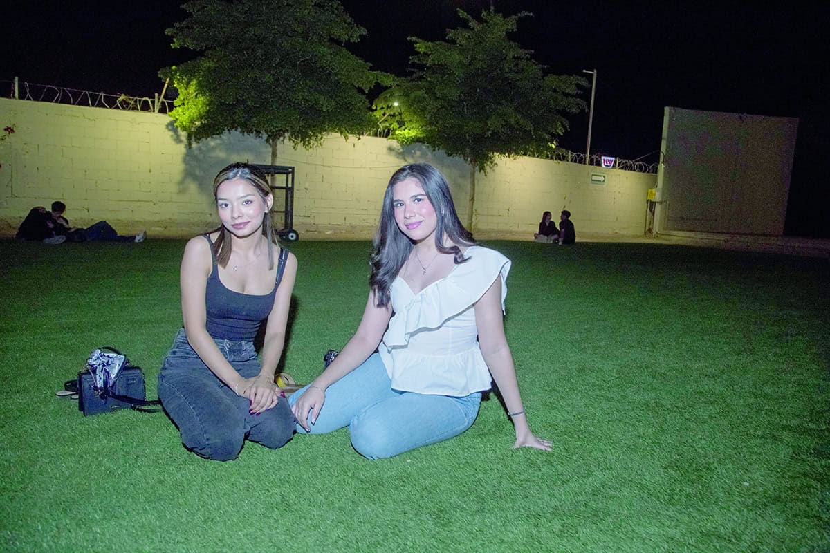 Realizan picnic bajo las estrellas